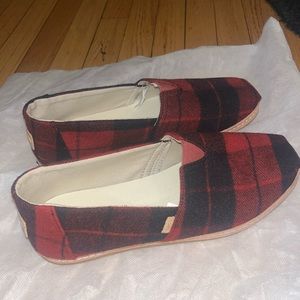 TOMS slip on shoes Women’s